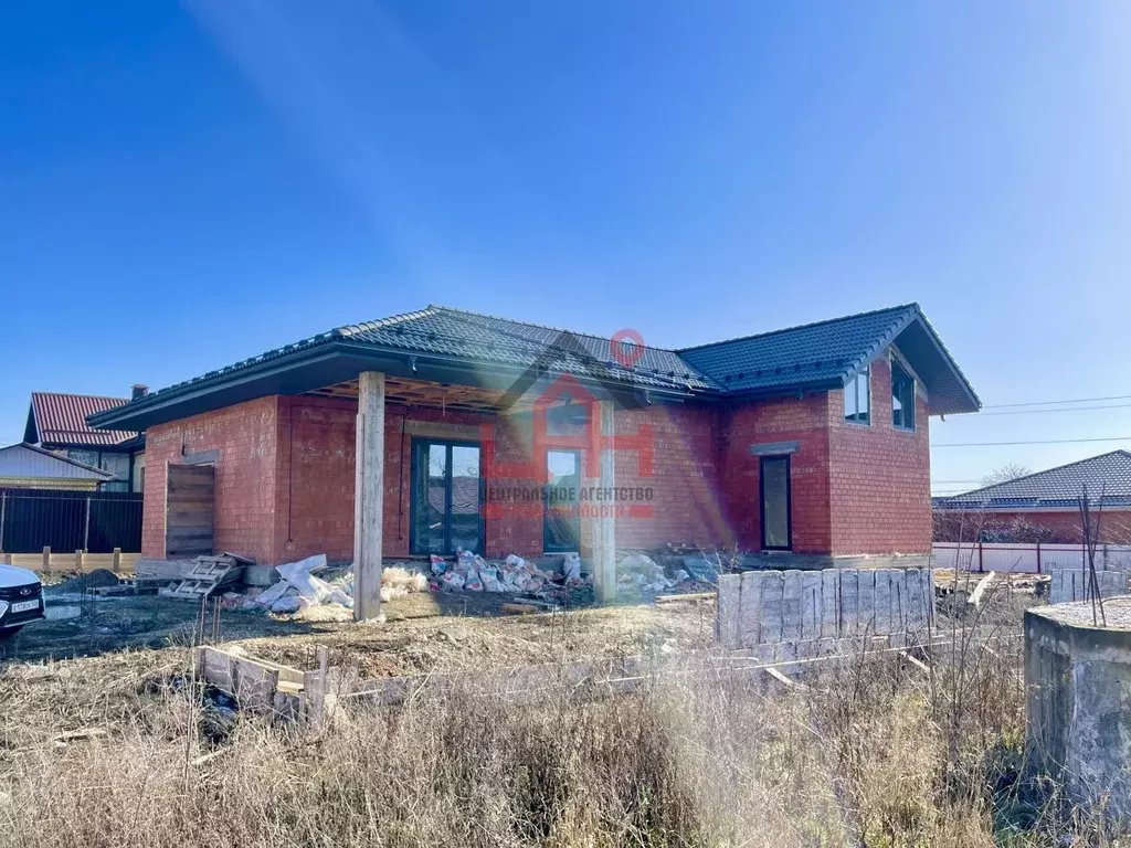 Дом в Ставропольский край, Ессентуки ул. Имени Н. Панасенко (322 м) - Фото 1