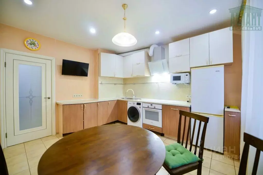 2-к кв. Хабаровский край, Хабаровск ул. Истомина, 14Б (68.0 м) - Фото 1