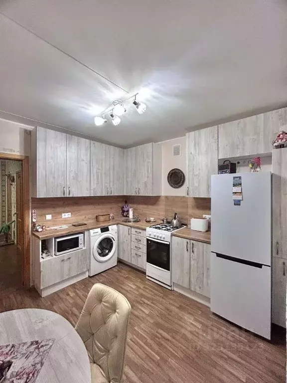 3-к кв. Новгородская область, Великий Новгород ул. Ворошилова, 2к1 ... - Фото 2