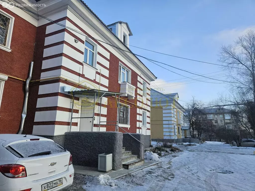 3-комнатная квартира: Ревда, улица Азина, 63 (88 м) - Фото 1