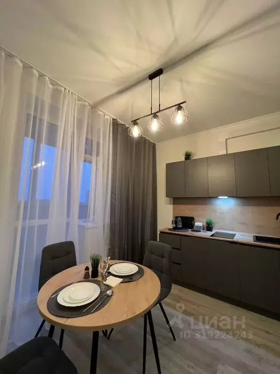 1-к кв. Тюменская область, Тюмень ул. Газовиков, 49 (32.0 м) - Фото 0