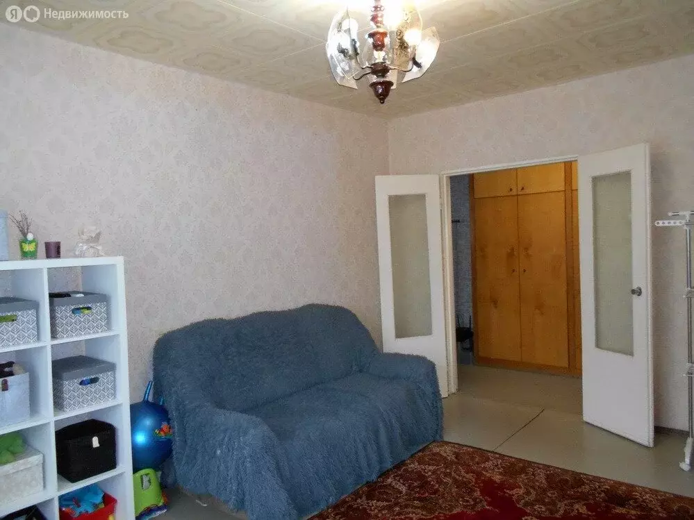 3-комнатная квартира: Омск, проспект Комарова, 27/5 (63 м) - Фото 1