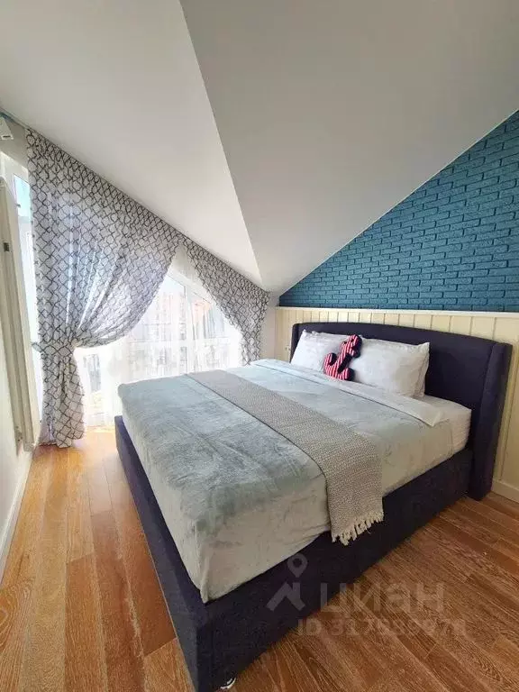 2-к кв. Краснодарский край, Геленджик Крымская ул., 19к5 (75.0 м) - Фото 1