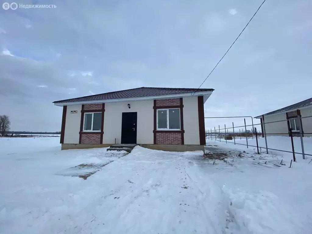 Дом в село Благословенка, Колхозная улица, 1 (100 м) - Фото 2