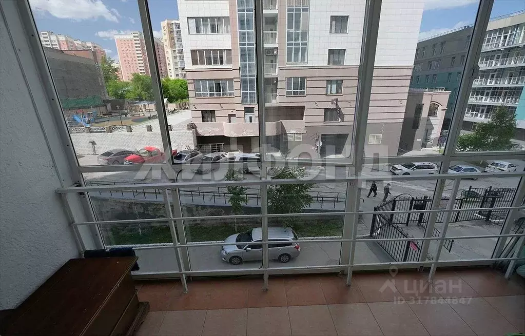 3-к кв. Новосибирская область, Новосибирск ул. Семьи Шамшиных, 18 ... - Фото 0