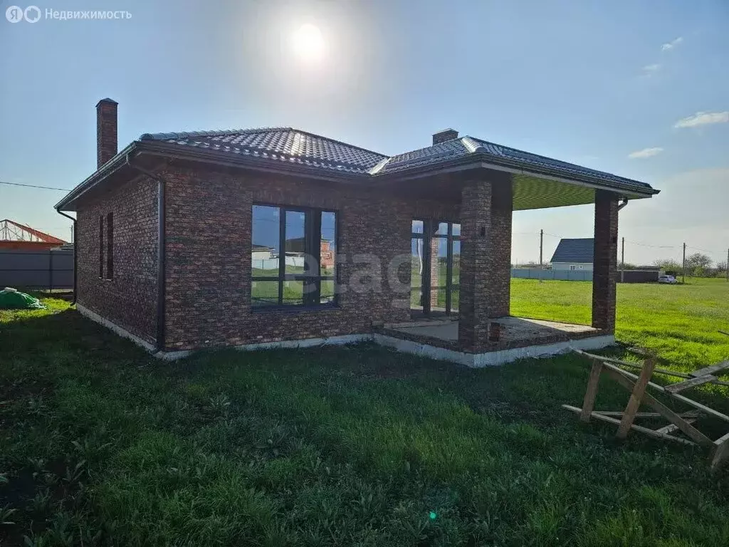 Дом в село Кулешовка, улица Ивасенко (120 м) - Фото 1