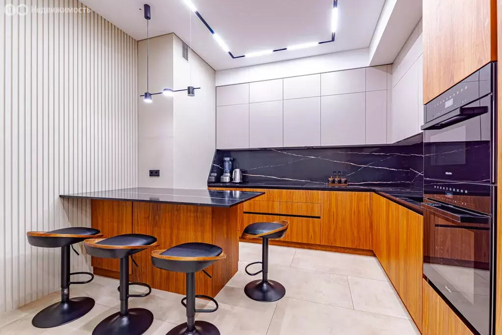 4-комнатная квартира: Сочи, микрорайон Центральный, улица Войкова, 35 ... - Фото 1