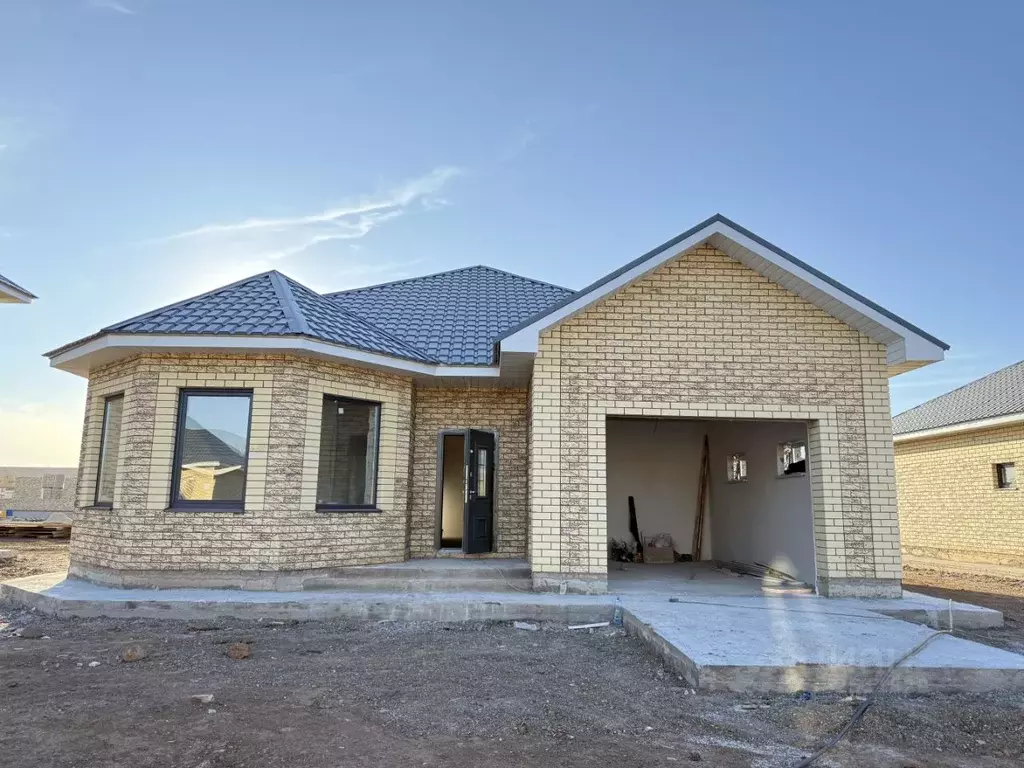 Дом в Оренбургская область, Оренбургский район, Весенний сельсовет, ... - Фото 1