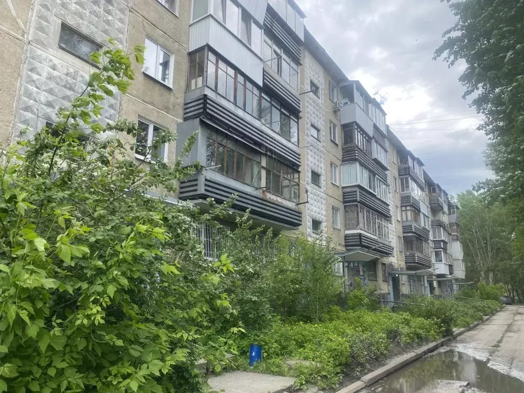 3-к кв. Свердловская область, Екатеринбург ул. Белореченская, 17к6 ... - Фото 0