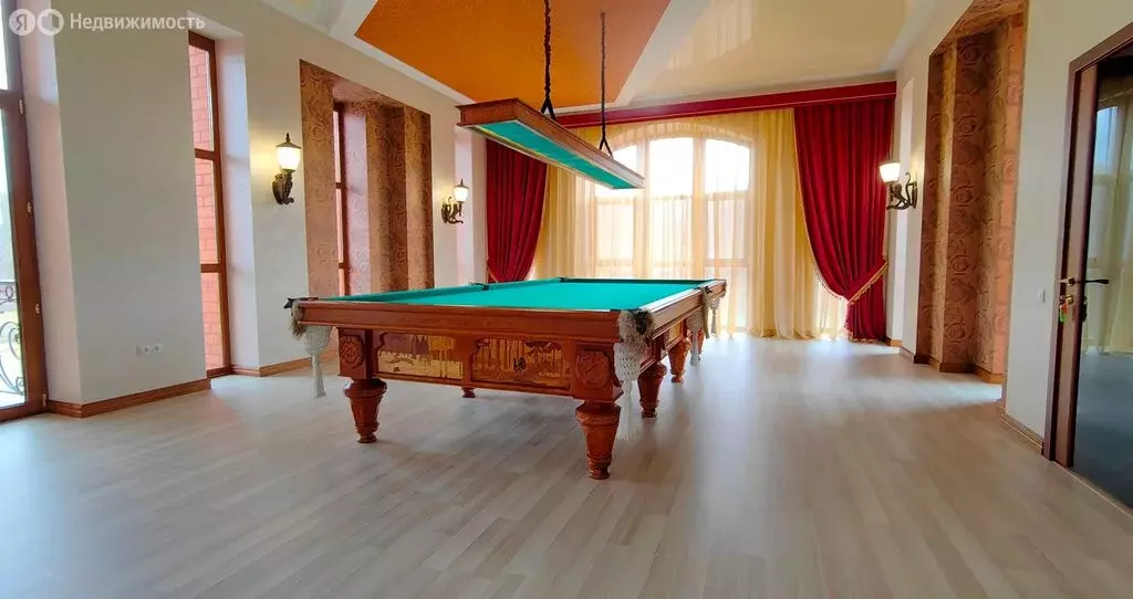 Дом в Золотая Долина, Центральная улица, 136 (984.9 м) - Фото 1