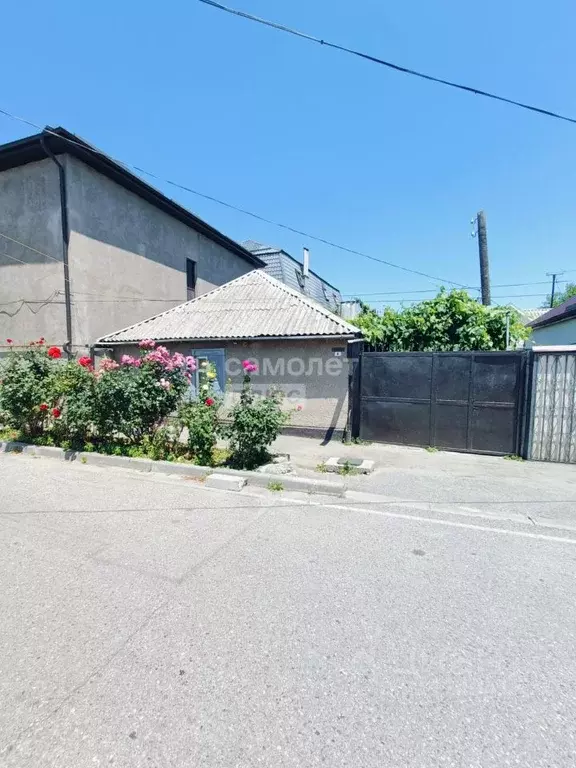 Дом в Кабардино-Балкария, Нальчик Коммунистическая ул., 8 (51 м) - Фото 1