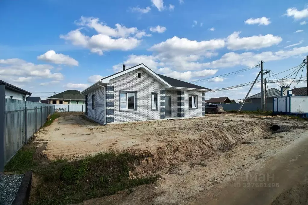 Дом в Тюменская область, Тюменский муниципальный округ, с. Чикча, ... - Фото 1