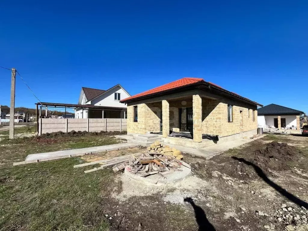 Дом в Крым, Симферопольский район, Добровское с/пос, с. Пионерское ул. ... - Фото 2