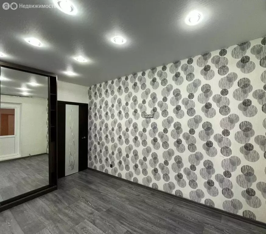 2-комнатная квартира: Молочный, посёлок городского типа Молочный, ... - Фото 1