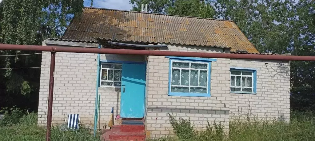 Дом в Саратовская область, Перелюбский район, с. Иваниха Целинная ул., ... - Фото 0