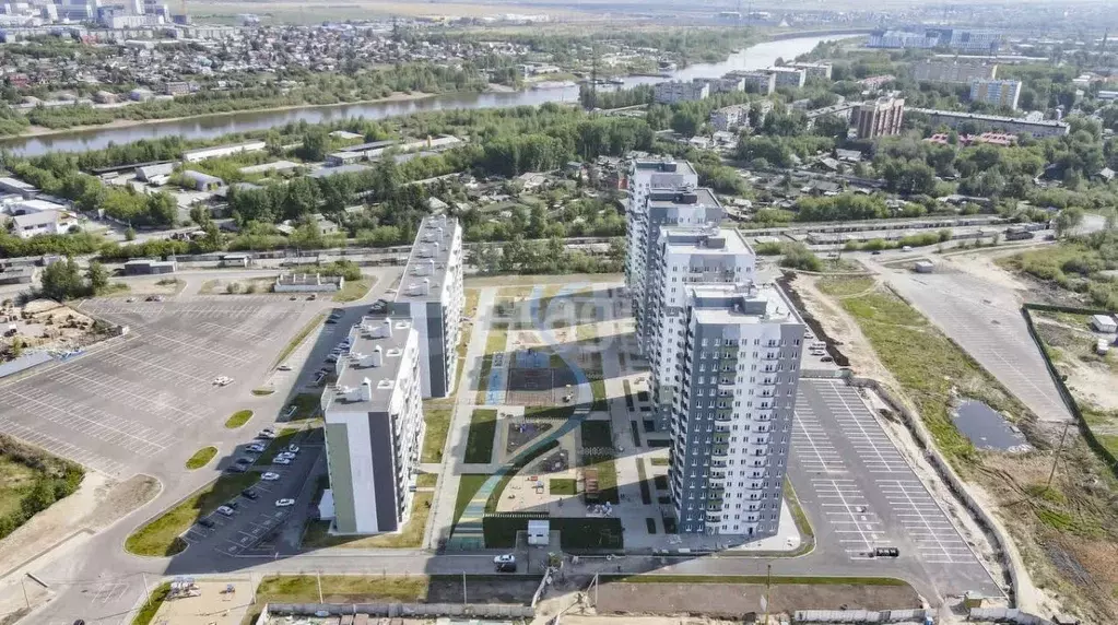 3-к кв. Тюменская область, Тюмень ул. Героев Космоса, 9 (73.0 м) - Фото 1