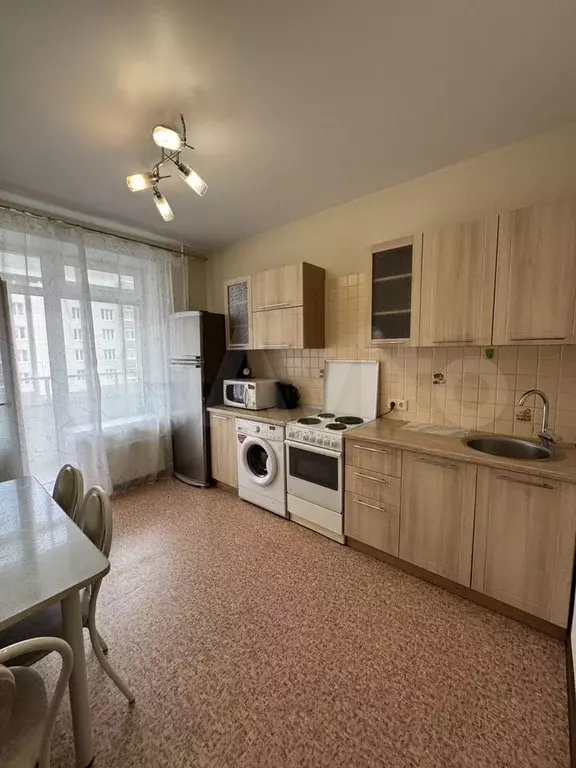 1-к. квартира, 40 м, 6/9 эт. - Фото 0