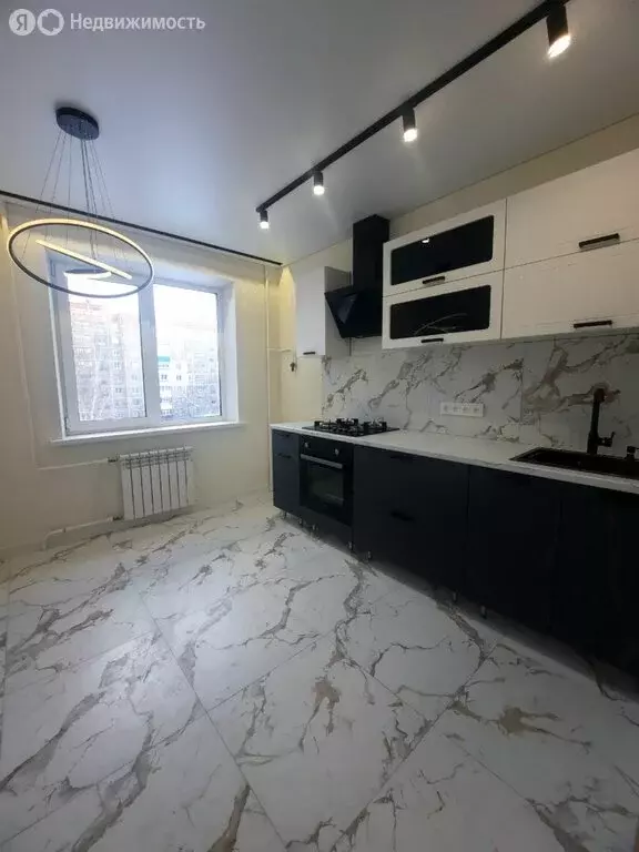 4-комнатная квартира: Курск, микрорайон Северо-Западный, улица ... - Фото 0