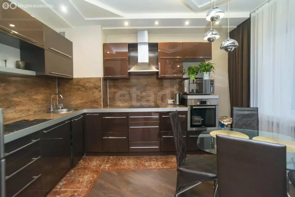 3-комнатная квартира: Ульяновск, Ульяновский проспект, 15 (63.2 м) - Фото 1