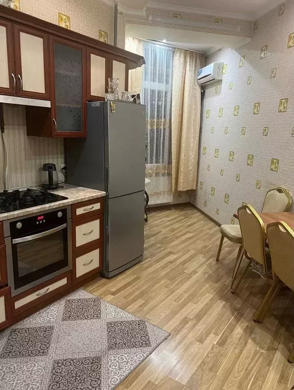 3-к кв. Крым, Симферополь ул. Ростовская, 19Б (100.0 м) - Фото 1