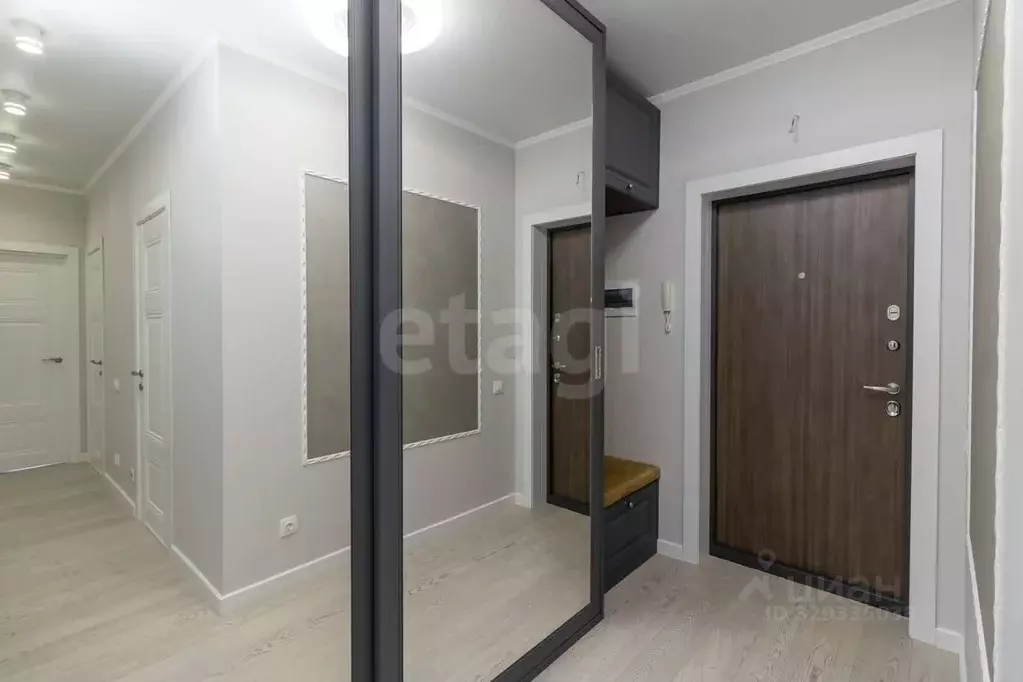 2-к кв. Тюменская область, Тюмень ул. Газовиков, 73 (66.2 м) - Фото 1
