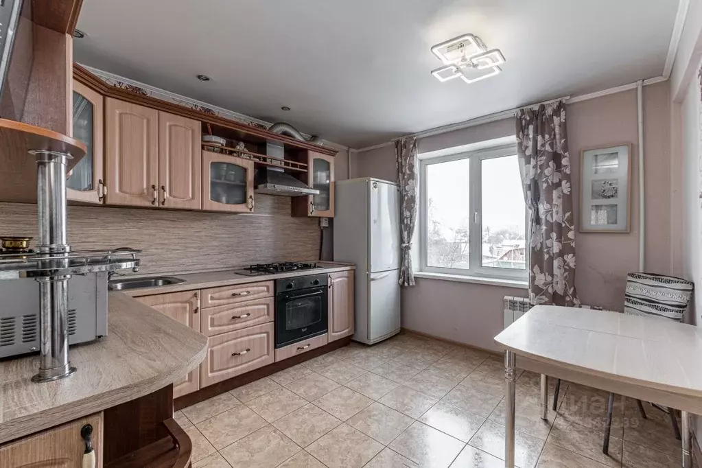 2-к кв. Омская область, Омск Съездовская ул., 144 (67.6 м) - Фото 2