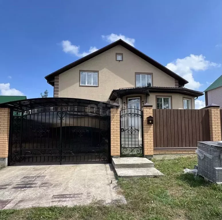 Дом в Белгородская область, Старооскольский городской округ, с. ... - Фото 1