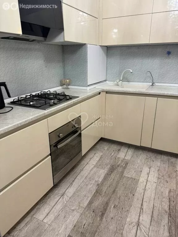 1-комнатная квартира: Волгоград, Шекснинская улица, 66 (48.8 м) - Фото 1