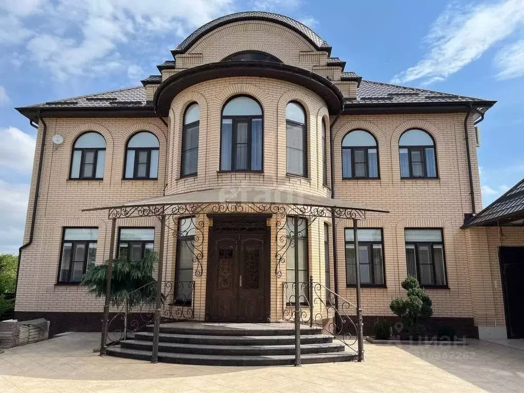 Дом в Ингушетия, Карабулак ул. Евдощенко, 60 (550 м) - Фото 0