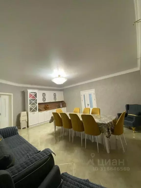 Дом в Чеченская республика, Грозный ул. Тисовая, 2 (390 м) - Фото 1