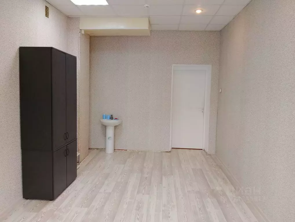 Офис в Новгородская область, Великий Новгород ул. Попова, 10 (20 м) - Фото 1