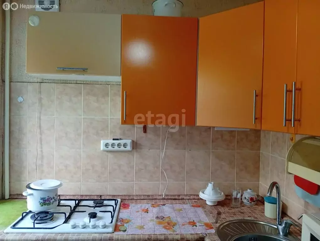 3-комнатная квартира: Астрахань, улица Николая Ветошникова, 64к1 (49.2 ... - Фото 1