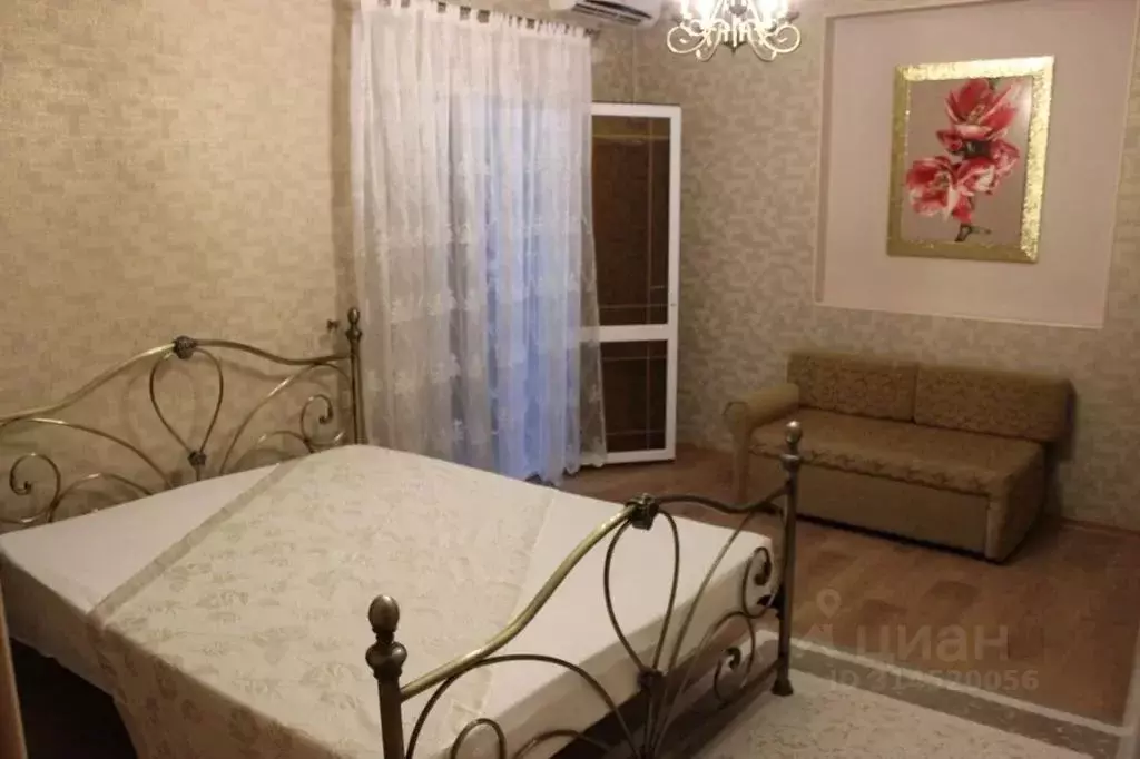 Комната Краснодарский край, Сочи Адлер жилрайон, ул. Чкалова, 45Б - Фото 0