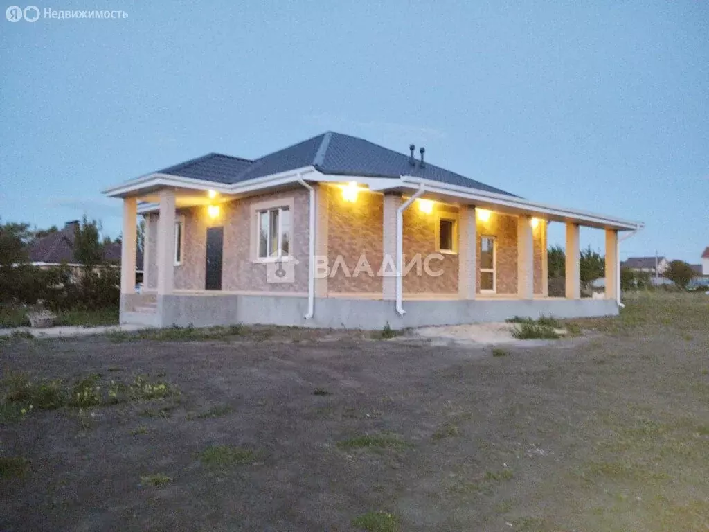 Дом в посёлок Комсомольский, Лучистая улица (132.3 м) - Фото 0