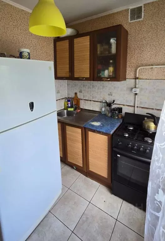 3-к кв. Омская область, Омск Звездный мкр, ул. Лисицкого, 3Б (48.9 м) - Фото 0