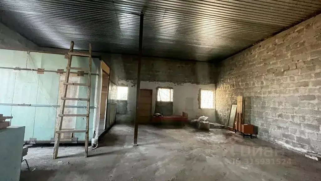 Помещение свободного назначения в Краснодарский край, Лабинск ул. ... - Фото 0