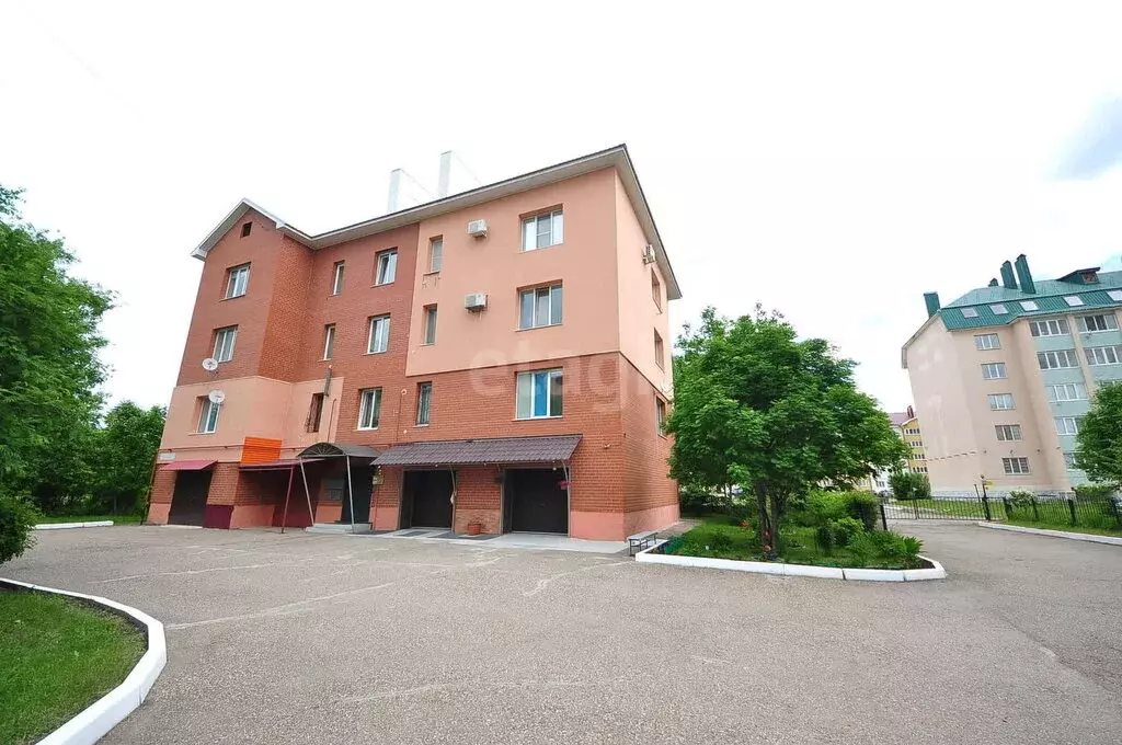 3-комнатная квартира: Салават, улица Калинина, 106А (110 м) - Фото 0