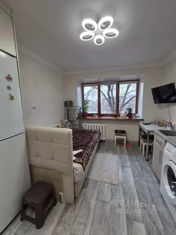 Комната Омская область, Омск просп. Космический, 18 (17.1 м) - Фото 1