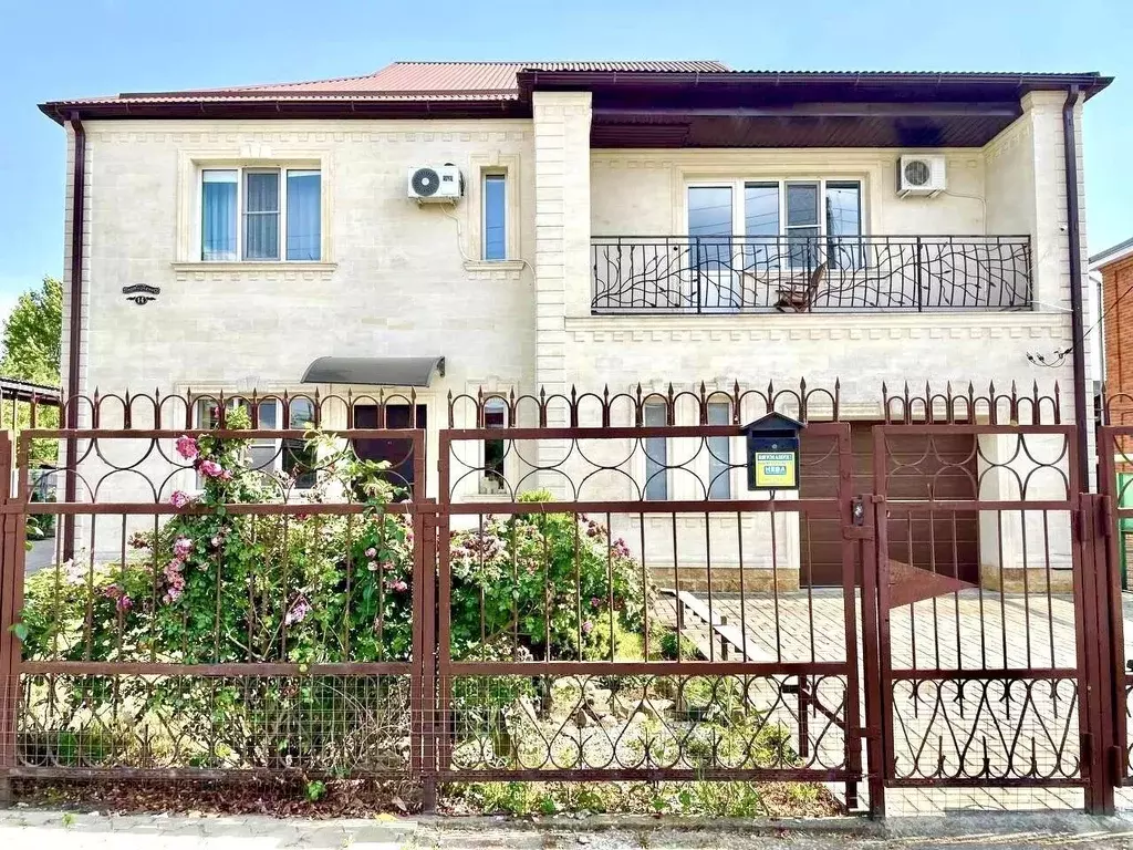 Дом в Краснодарский край, Краснодар ул. Имени Г.М. Плотниченко (263 м) - Фото 1