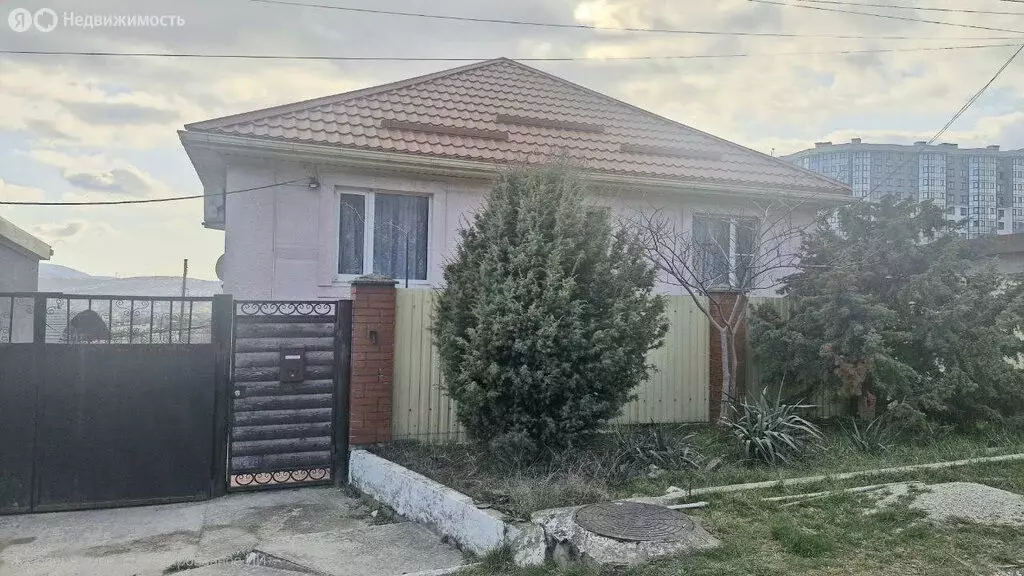 Дом в село Гайдук, Октябрьская улица, 6 (153.4 м) - Фото 1