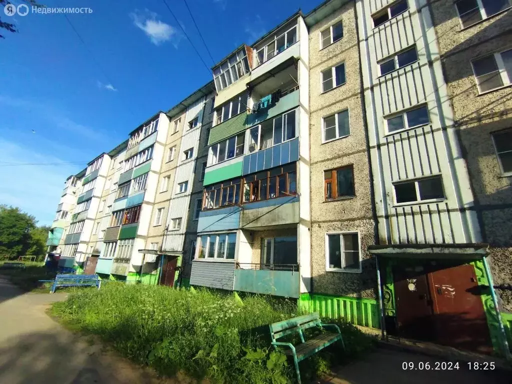 3-комнатная квартира: село Подвязновский, 15 (49.8 м) - Фото 0