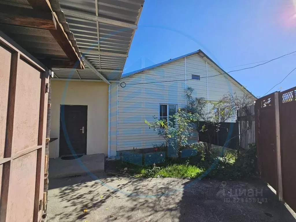 Дом в Ставропольский край, Ессентуки Прохладная ул., 15 (69 м) - Фото 1