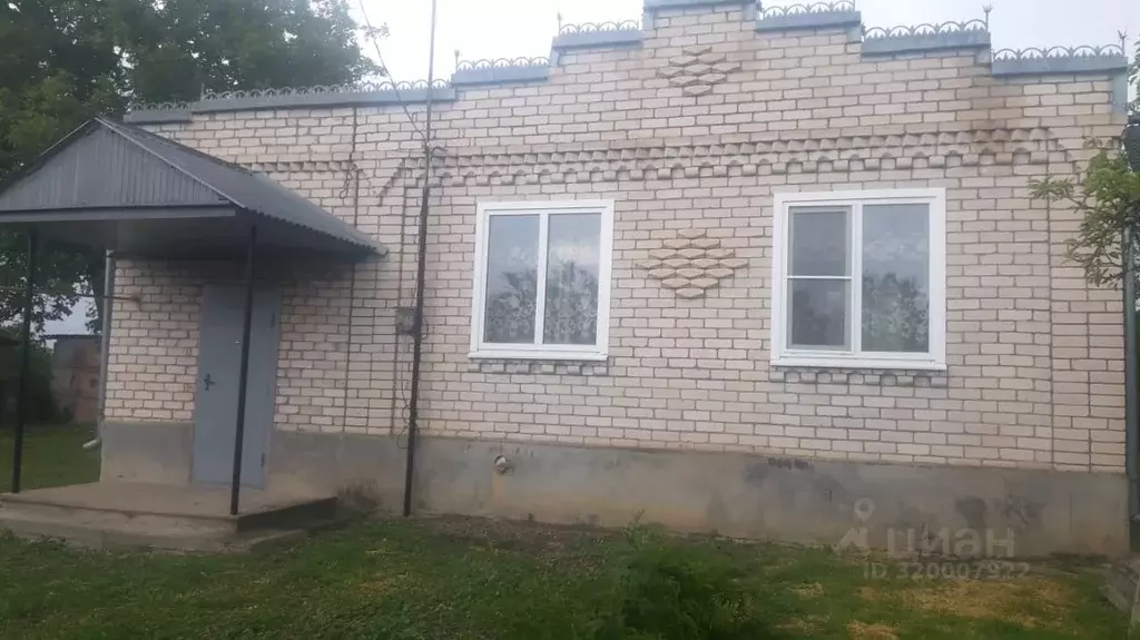 Дом в Карачаево-Черкесия, Прикубанский район, с. Светлое Центральная ... - Фото 0
