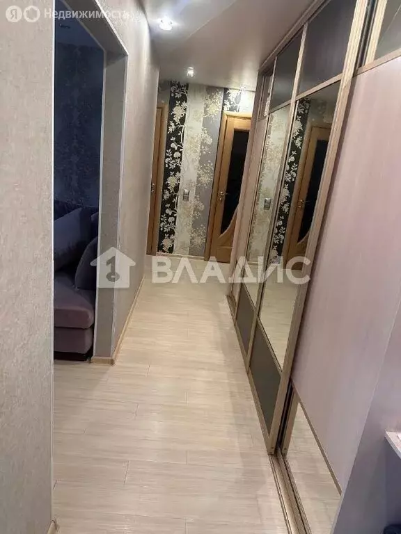 4-комнатная квартира: Благовещенск, улица Калинина, 142 (69.9 м) - Фото 1