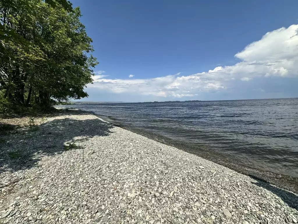 Дом в Саратовская область, Красноармейский район, Луганское ... - Фото 1