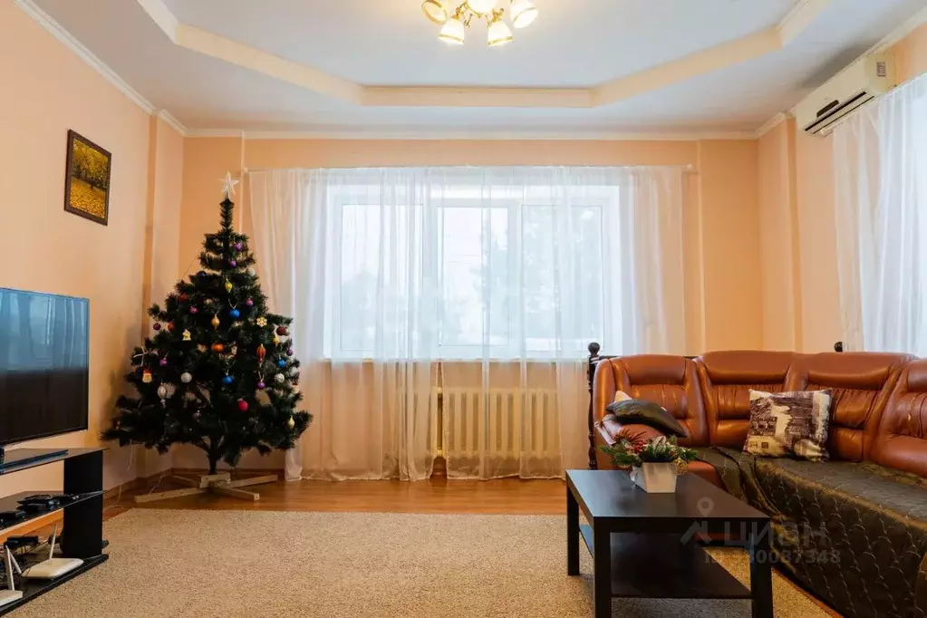 Дом в Башкортостан, Уфа ул. Листопадная, 4 (358 м) - Фото 1