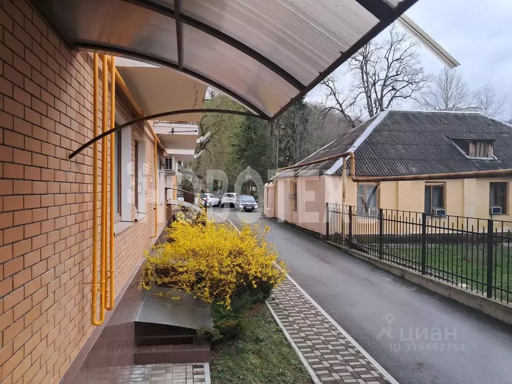 Помещение свободного назначения в Краснодарский край, Горячий Ключ ул. ... - Фото 0