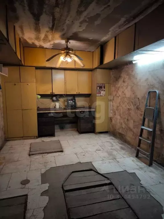 Гараж в Ханты-Мансийский АО, Сургут ул. Гагарина, 16 (20 м) - Фото 1