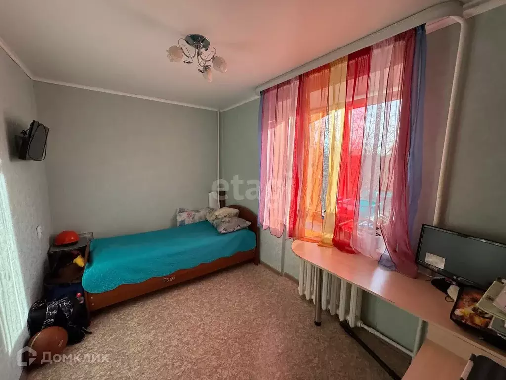 Продаётся 4-к квартира, 60 м - Фото 1
