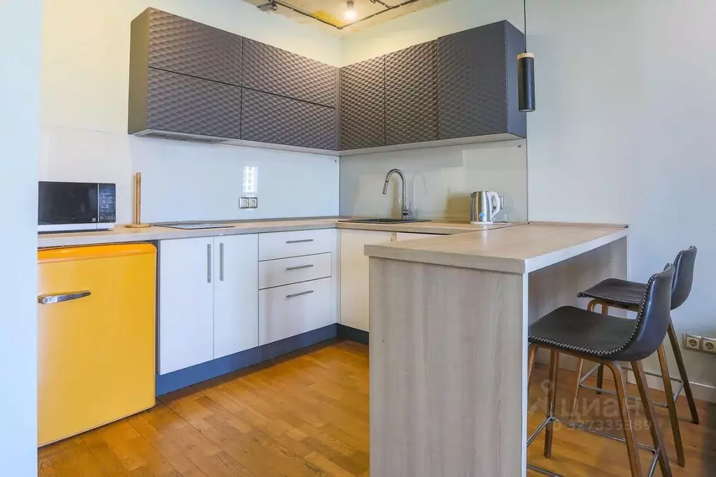 2-к кв. Приморский край, Владивосток ул. Сочинская, 1 (50.1 м) - Фото 1